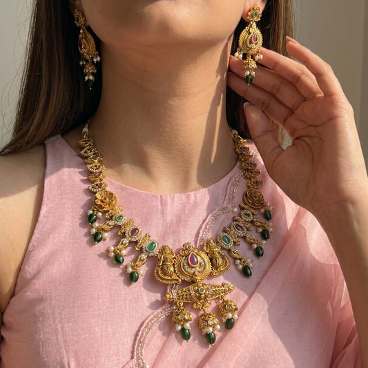 40161 Nakshi simple short necklace with earrings