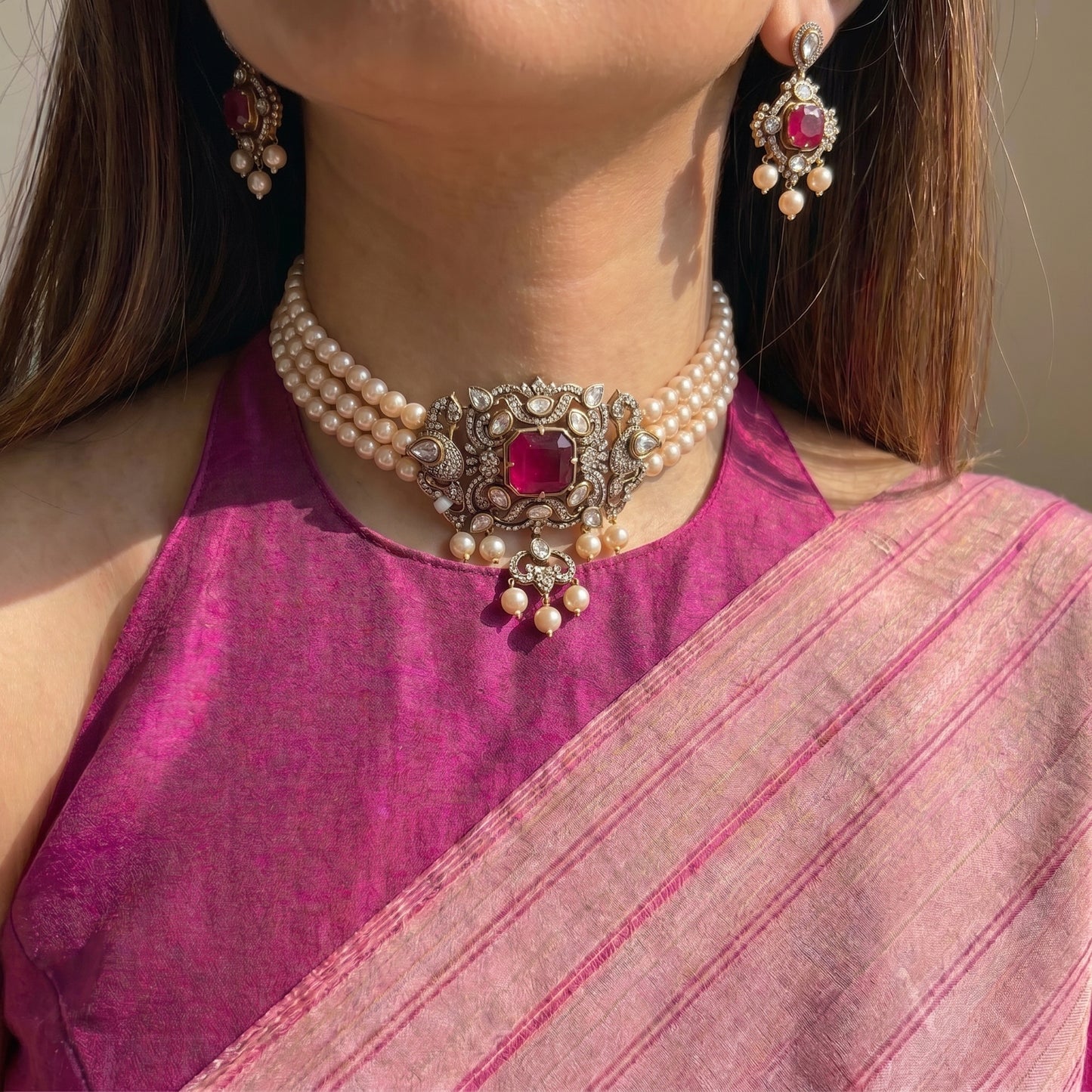 40665 Victorian Ruby atone choker with Swaroski