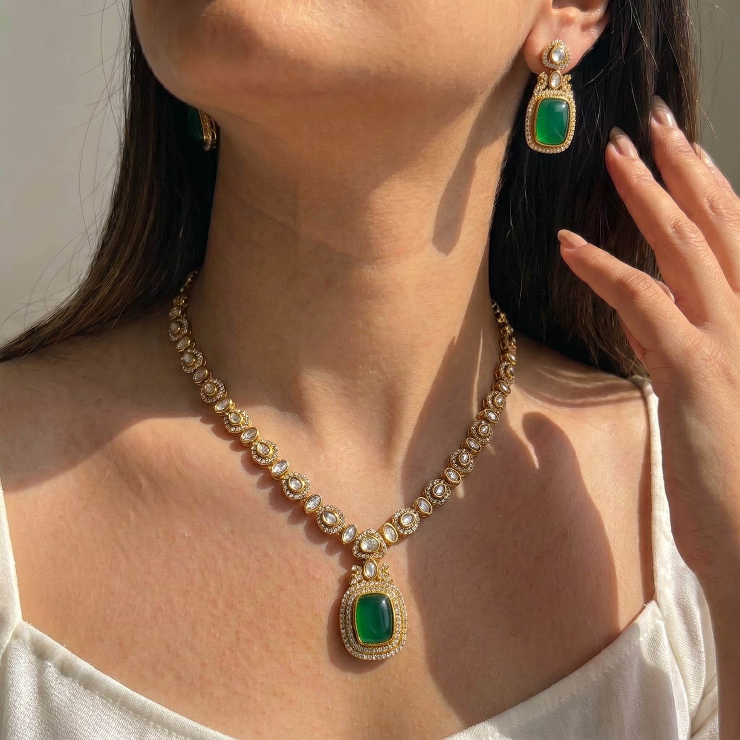 Victorian short necklace with mozzonite  stones
