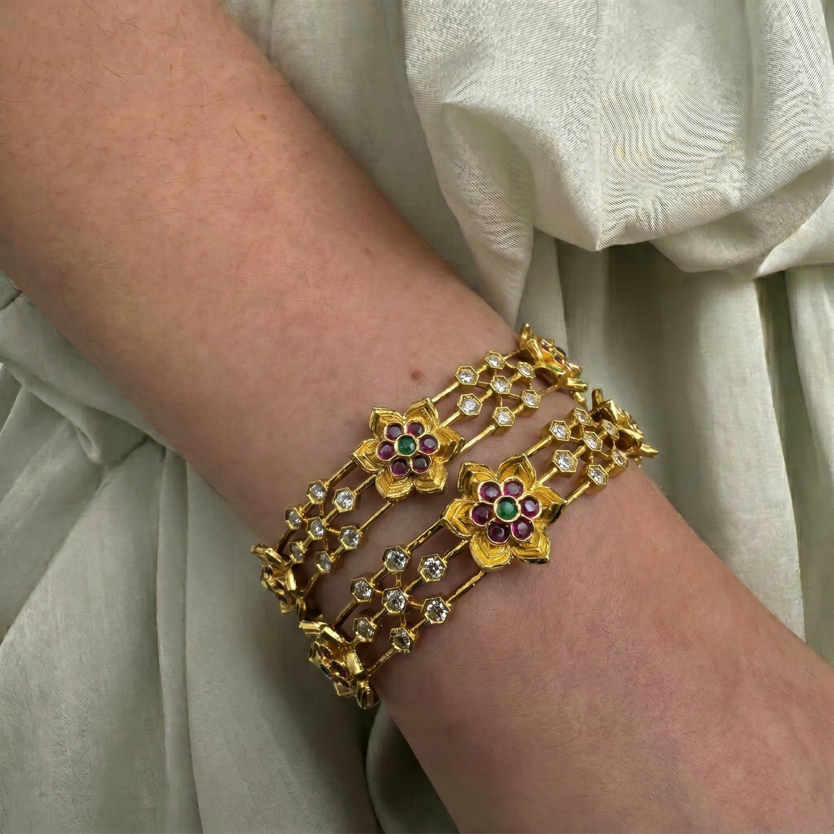 41267 Matte Star Multi Bangles