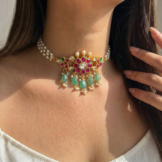 41674  Jadau small flower choker