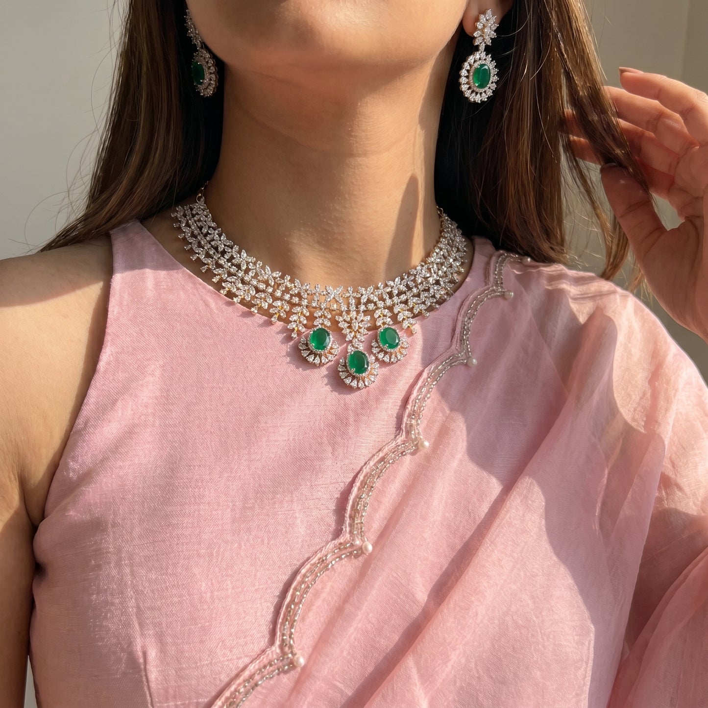 42235 GJ Green Short Fancy Necklace Set With Push Back Earrings