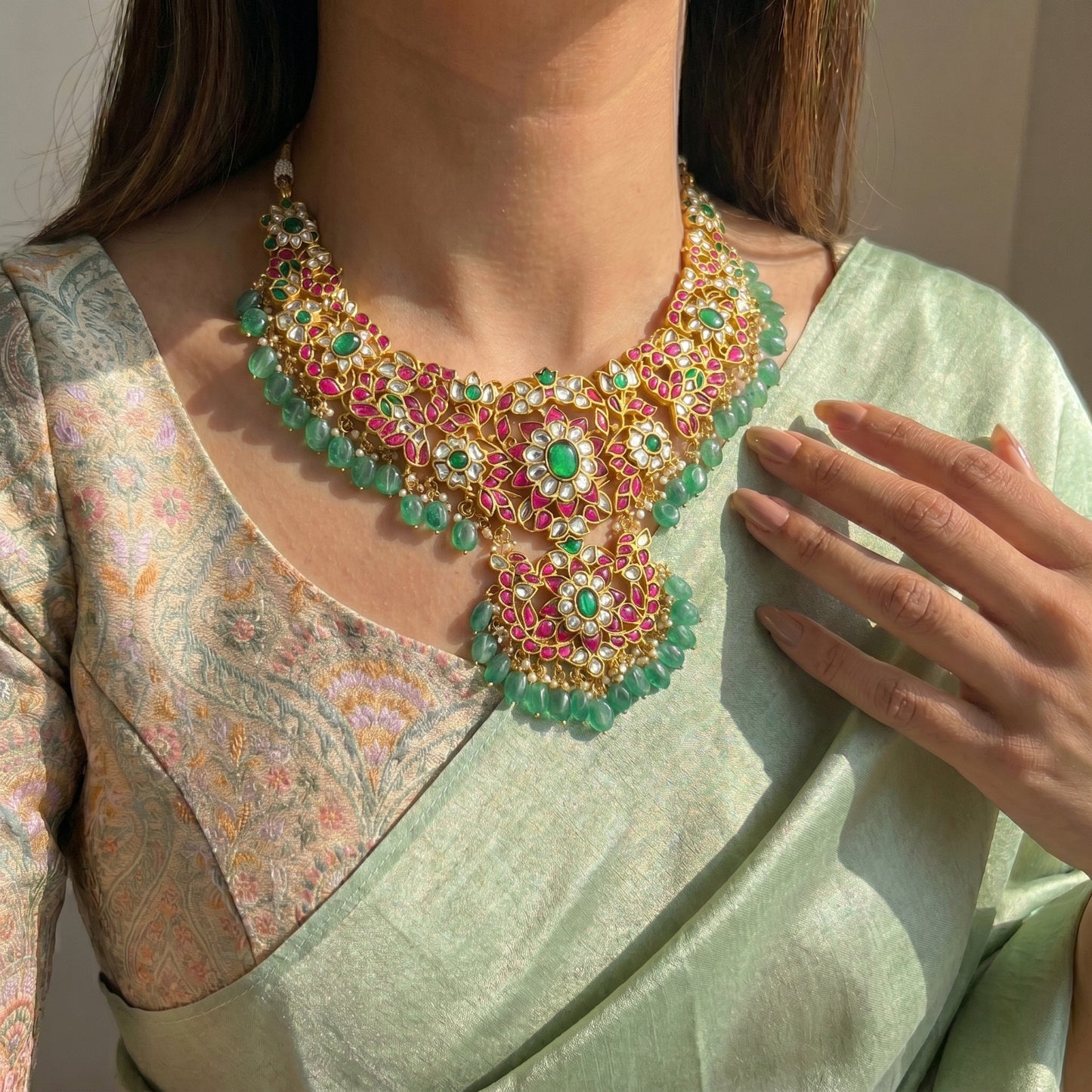 42319 Jadau Multi Flower Necklace