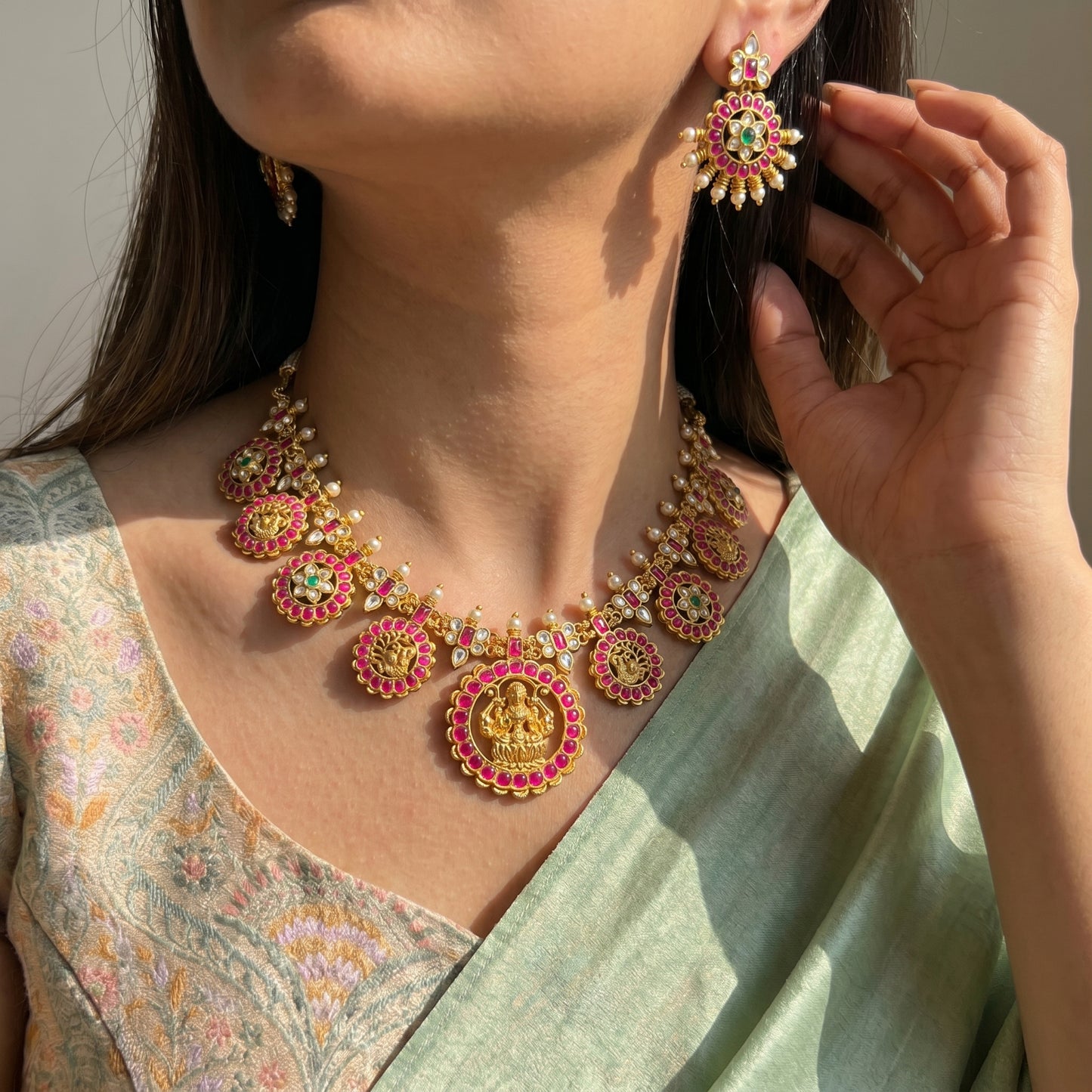 42321 Jadau Kundan Hand made Bottumala with Lakshmi peacock pattern