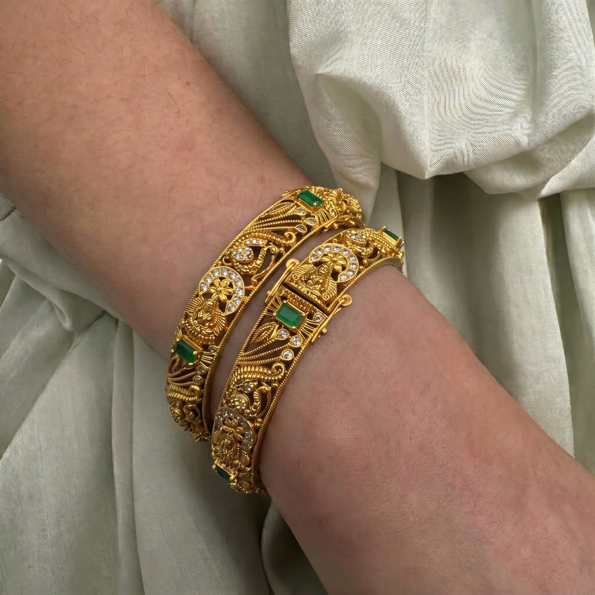 42377 Nakshi Laxmi Openable Emerald Bangles