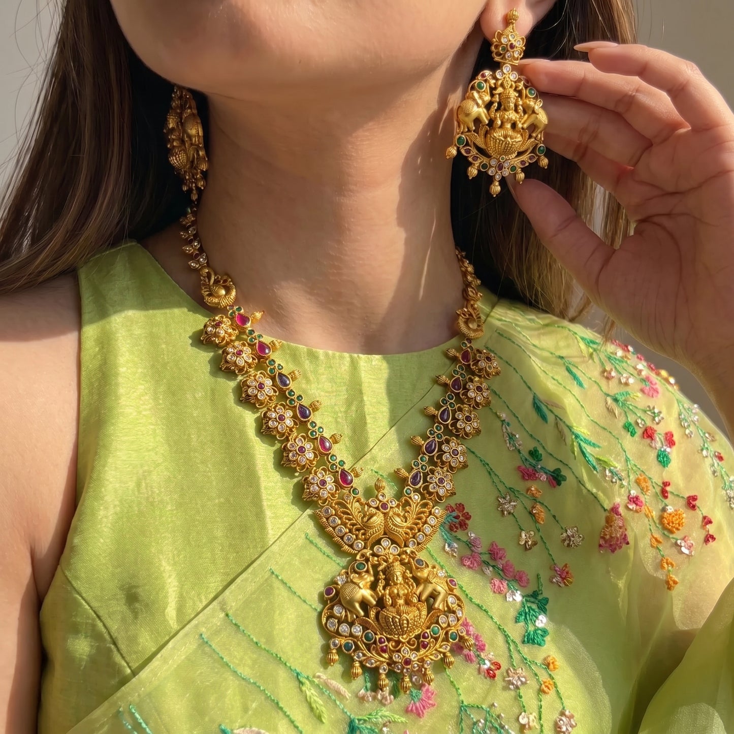 5228 Nakshi Matte short necklace