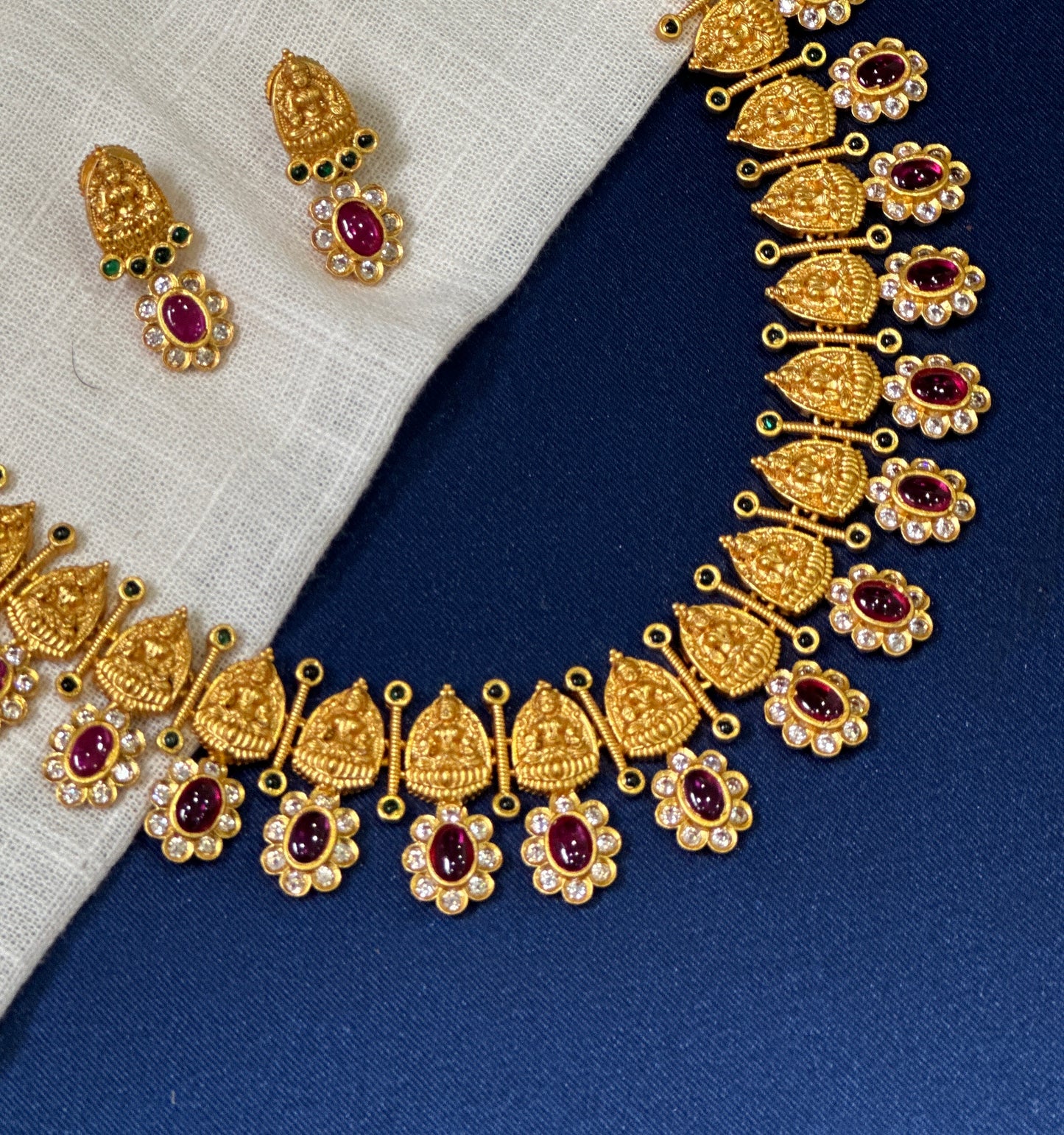 4994 Laxmi flower necklace