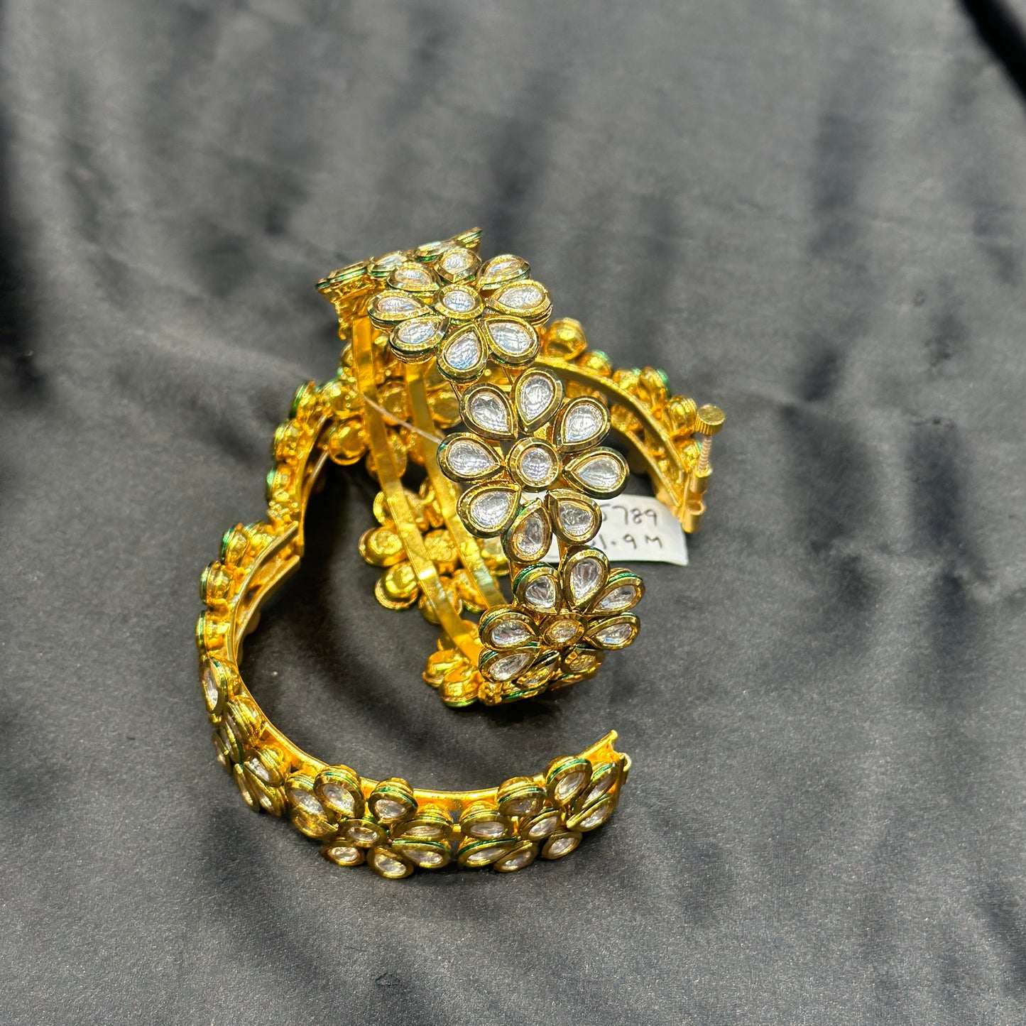 15789 Kundan screw openable flower bangle