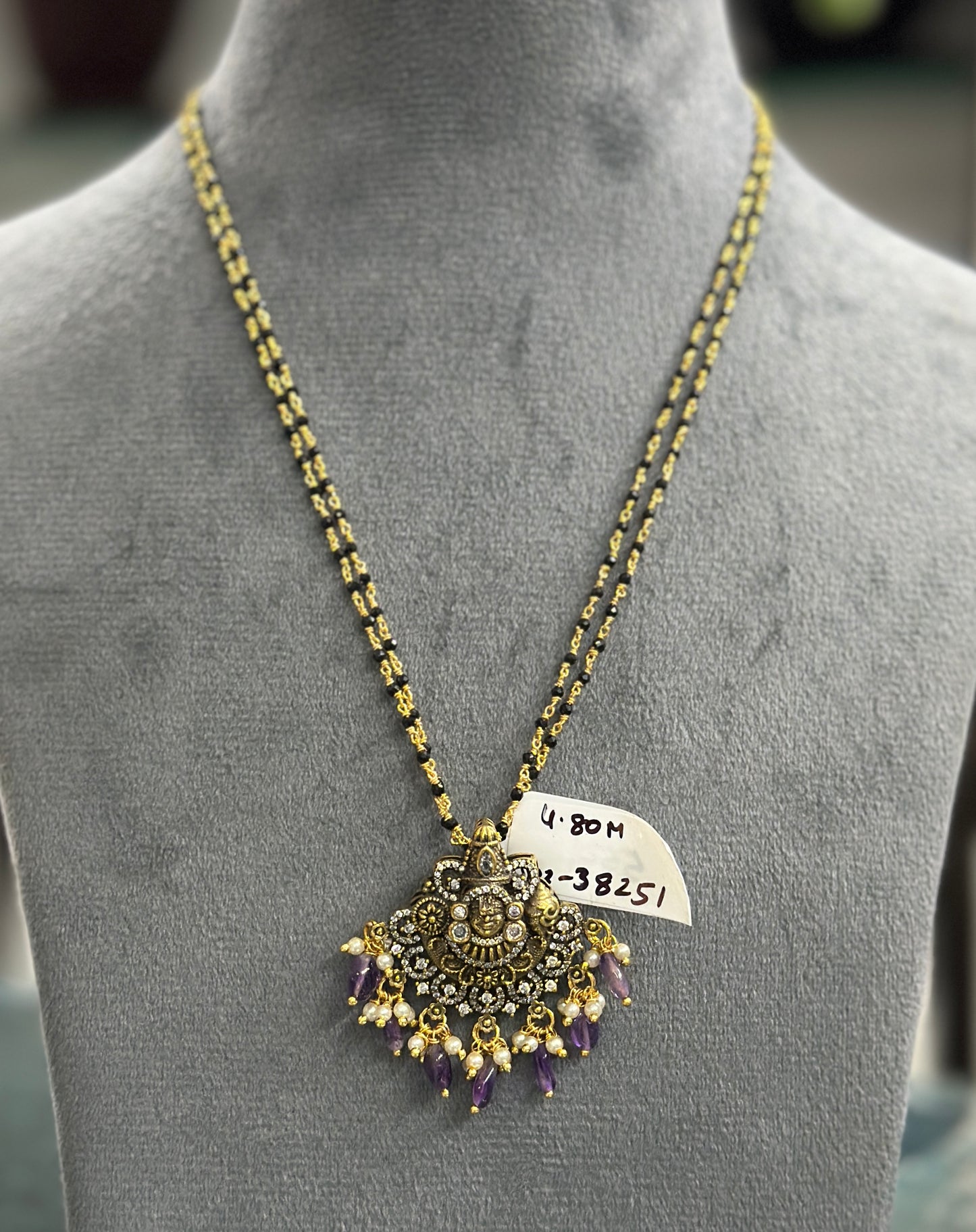 38251 Victorian blackbeads