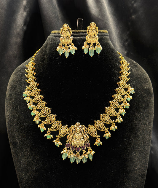 36362 Laxmi short necklace