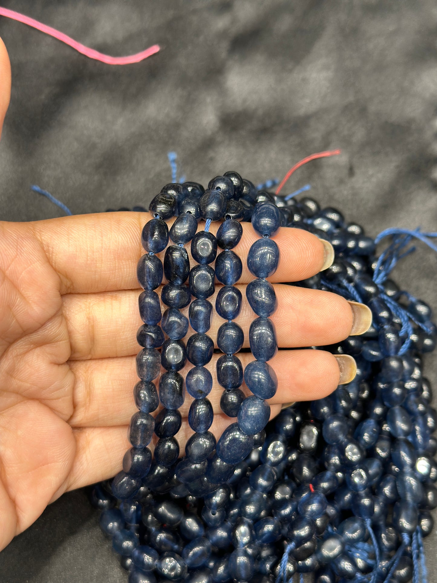 Dark blue monalisa beads per line