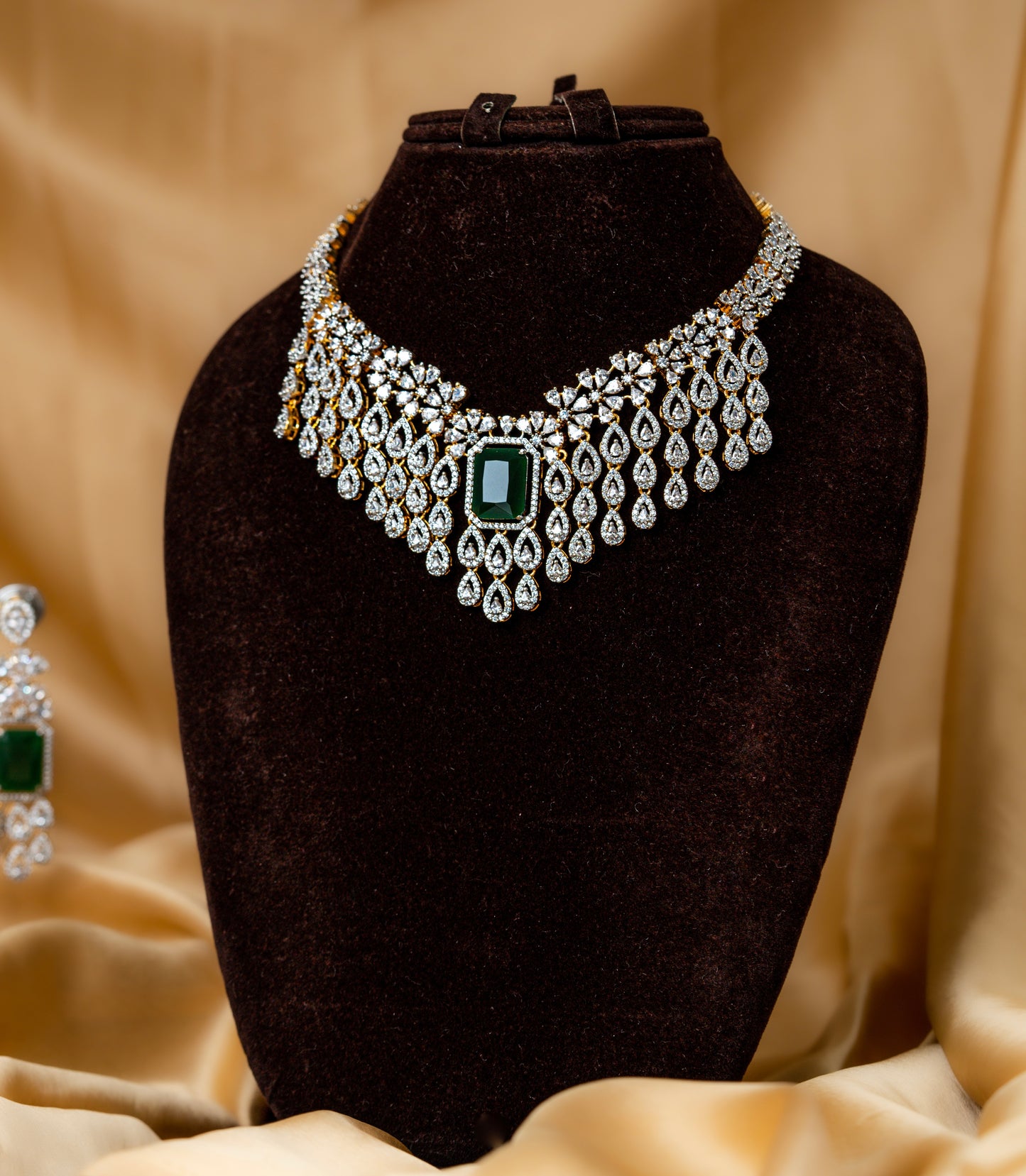 Diamond look emerald stone necklace 32618