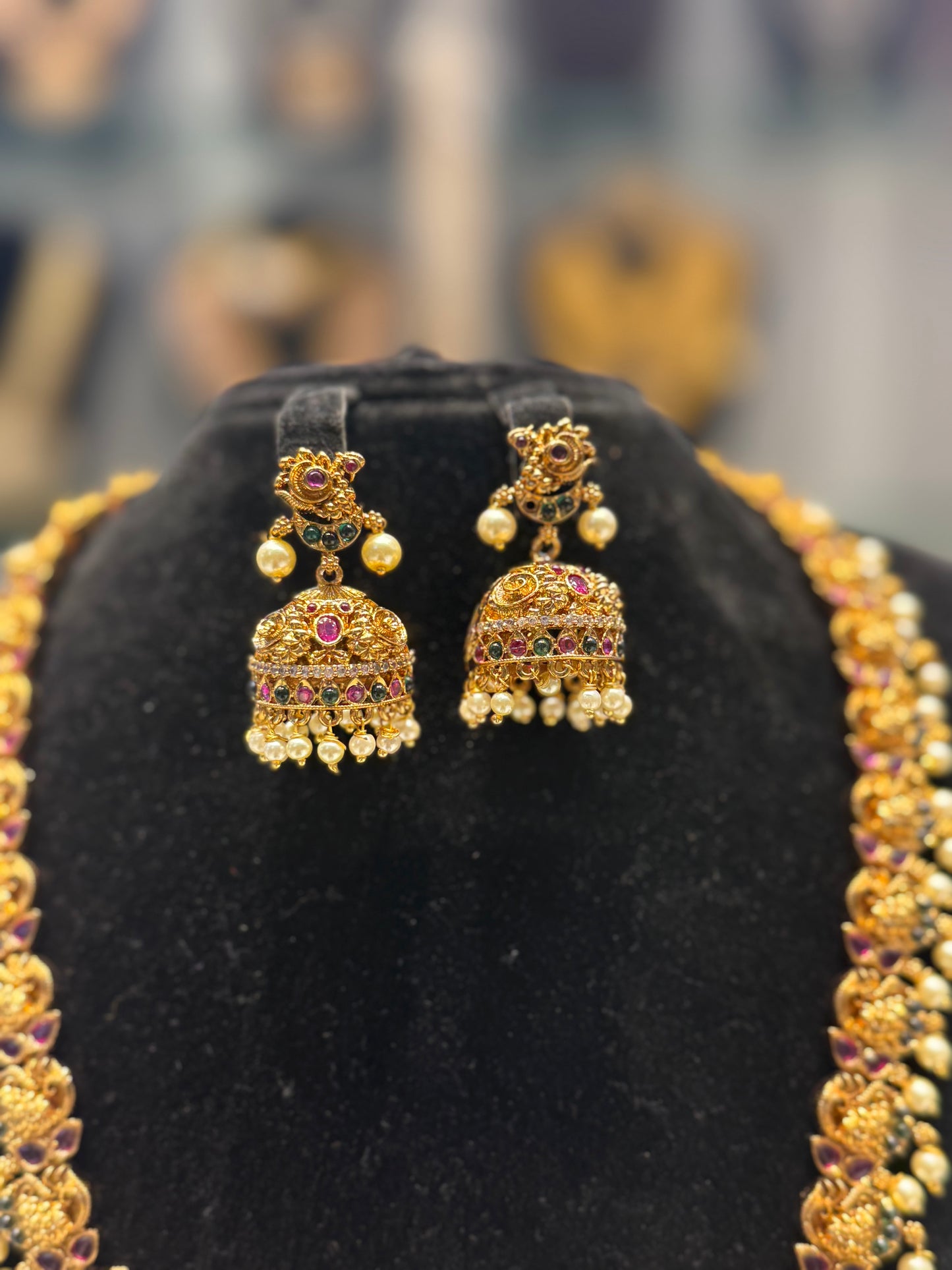 29424 Lakshmi along Necklace with Butta earrings