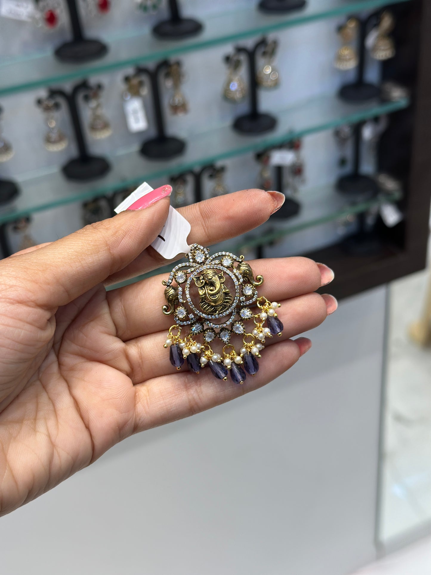 38247 Ganesha locket