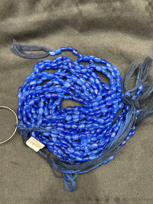 Dark blue beads per line