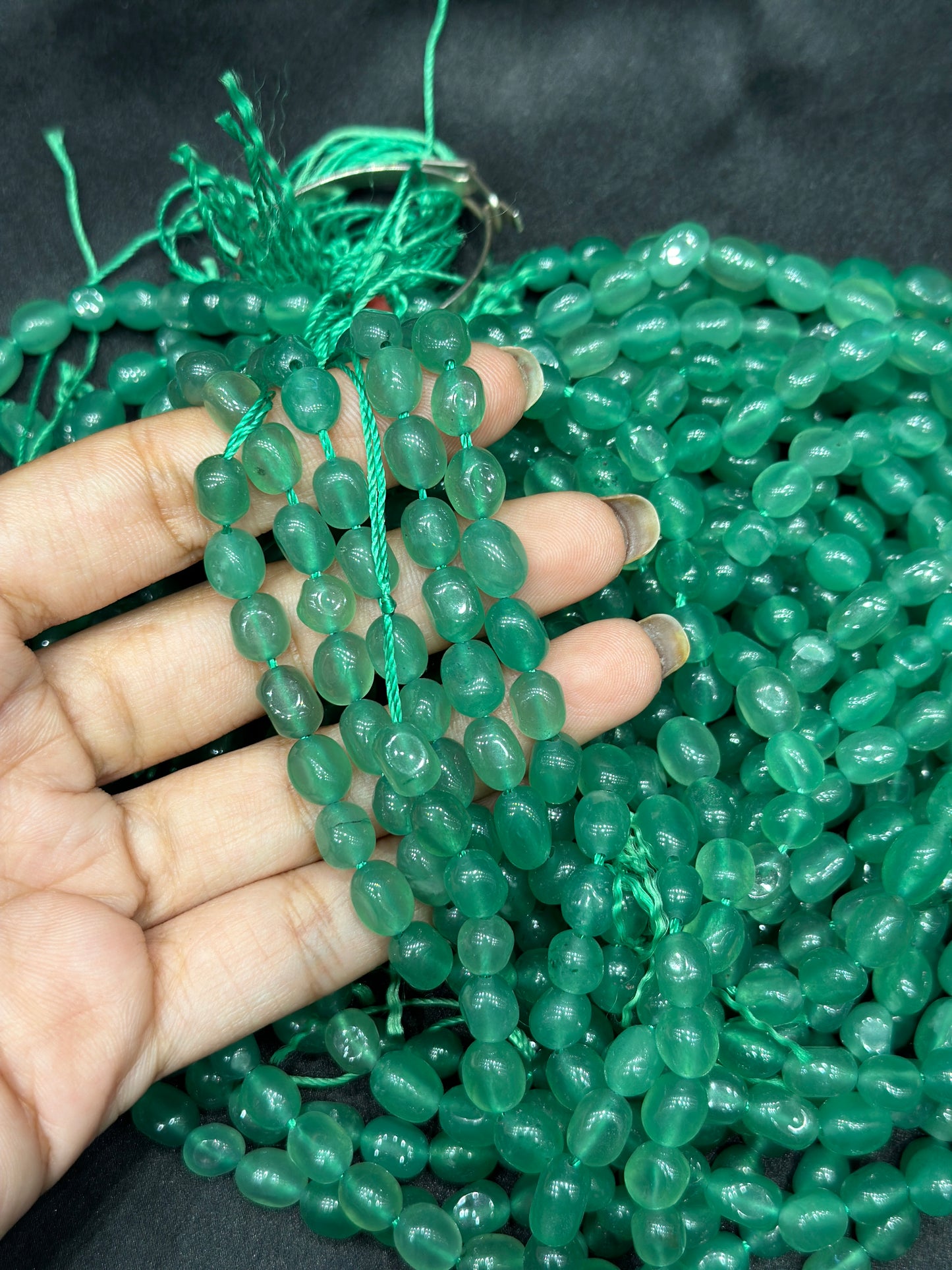 Light green monalisa beads per line