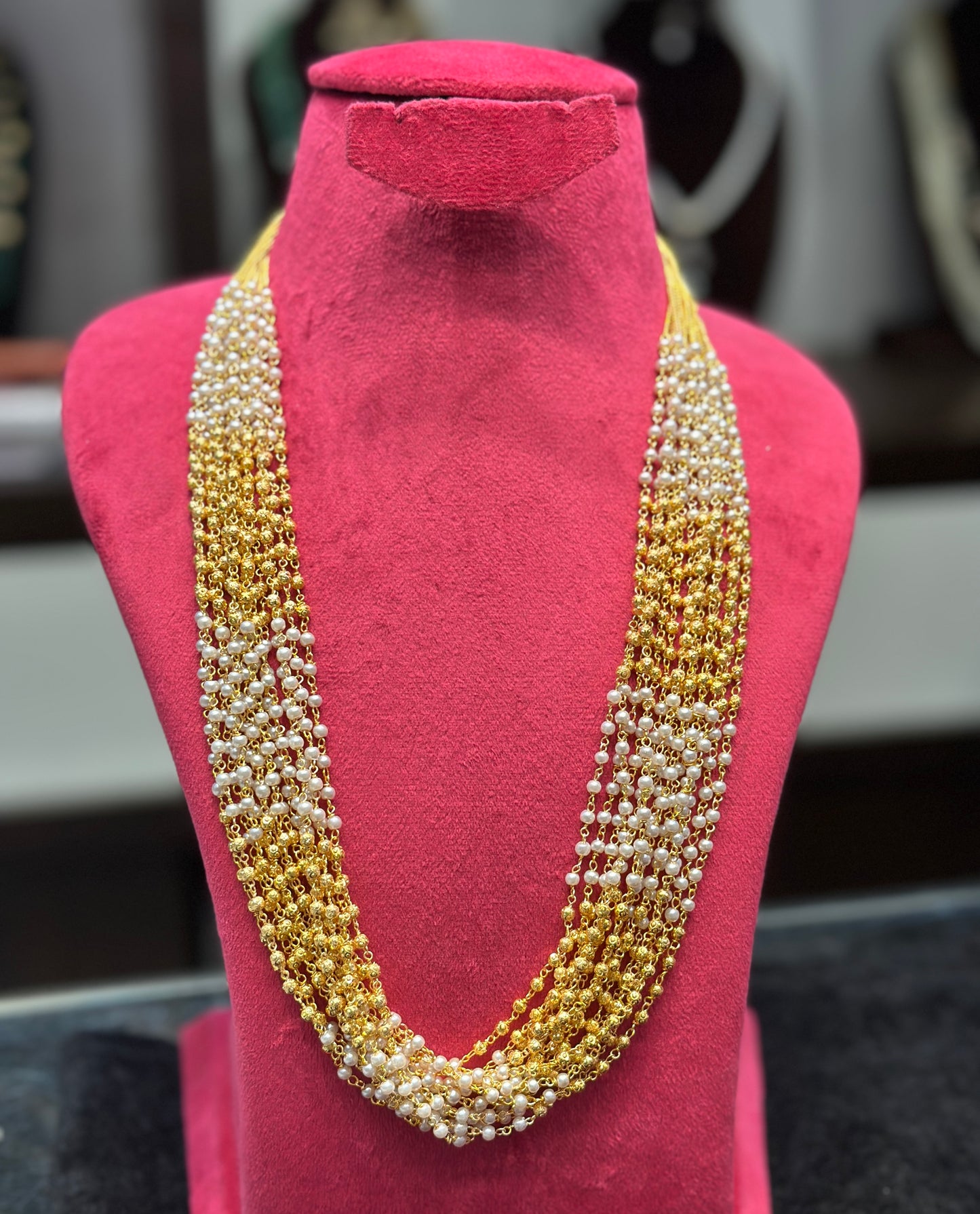 37606 gold balls and pearls mala