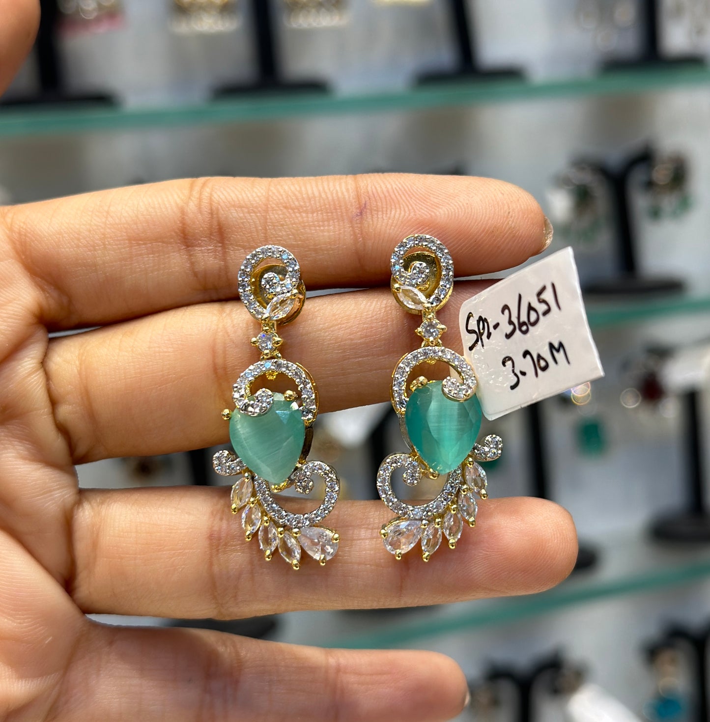 36051 Mint green earrings