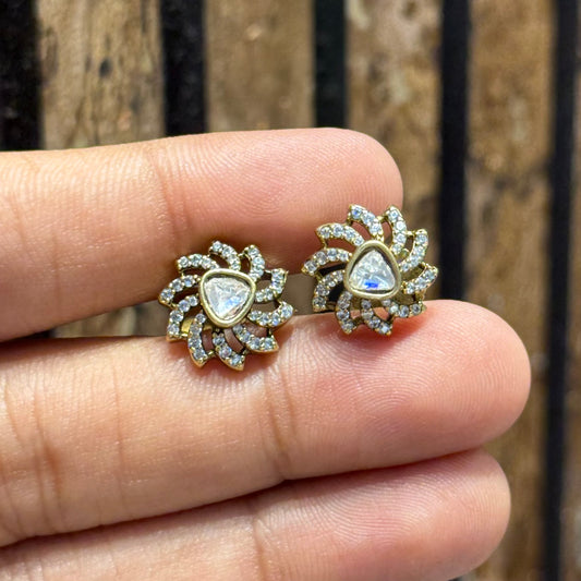 38444 Victorian White Stud