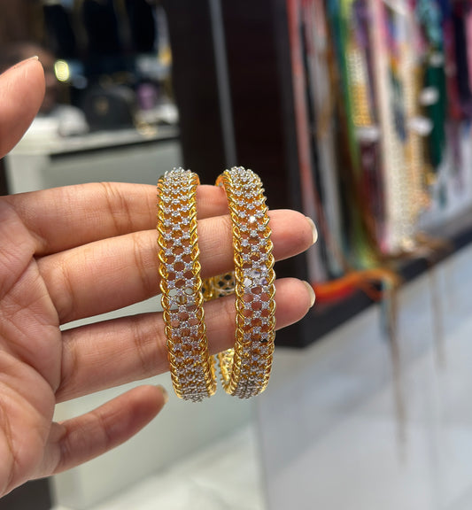 29345 Diamond look bangles