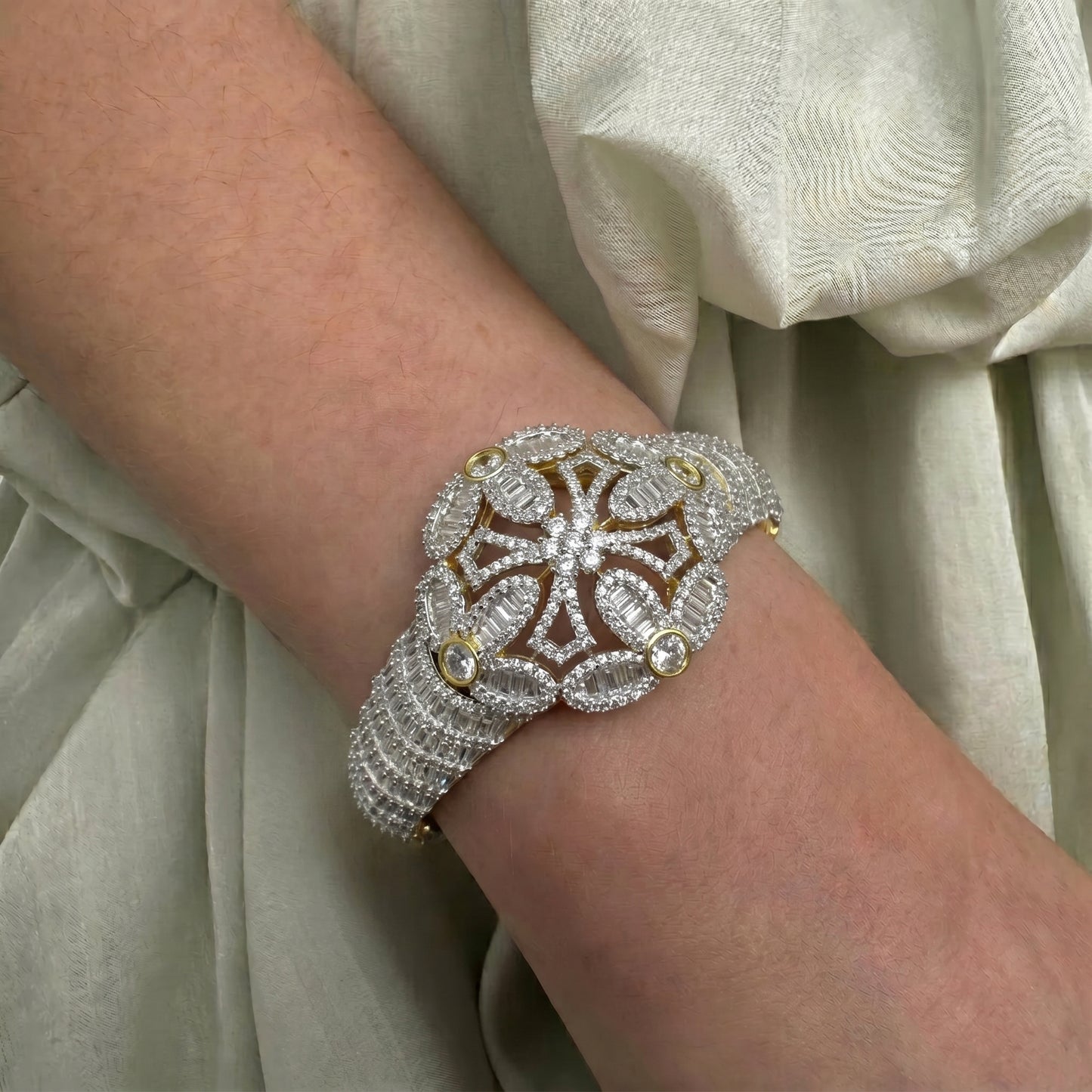 Fancy Openable Bracelet