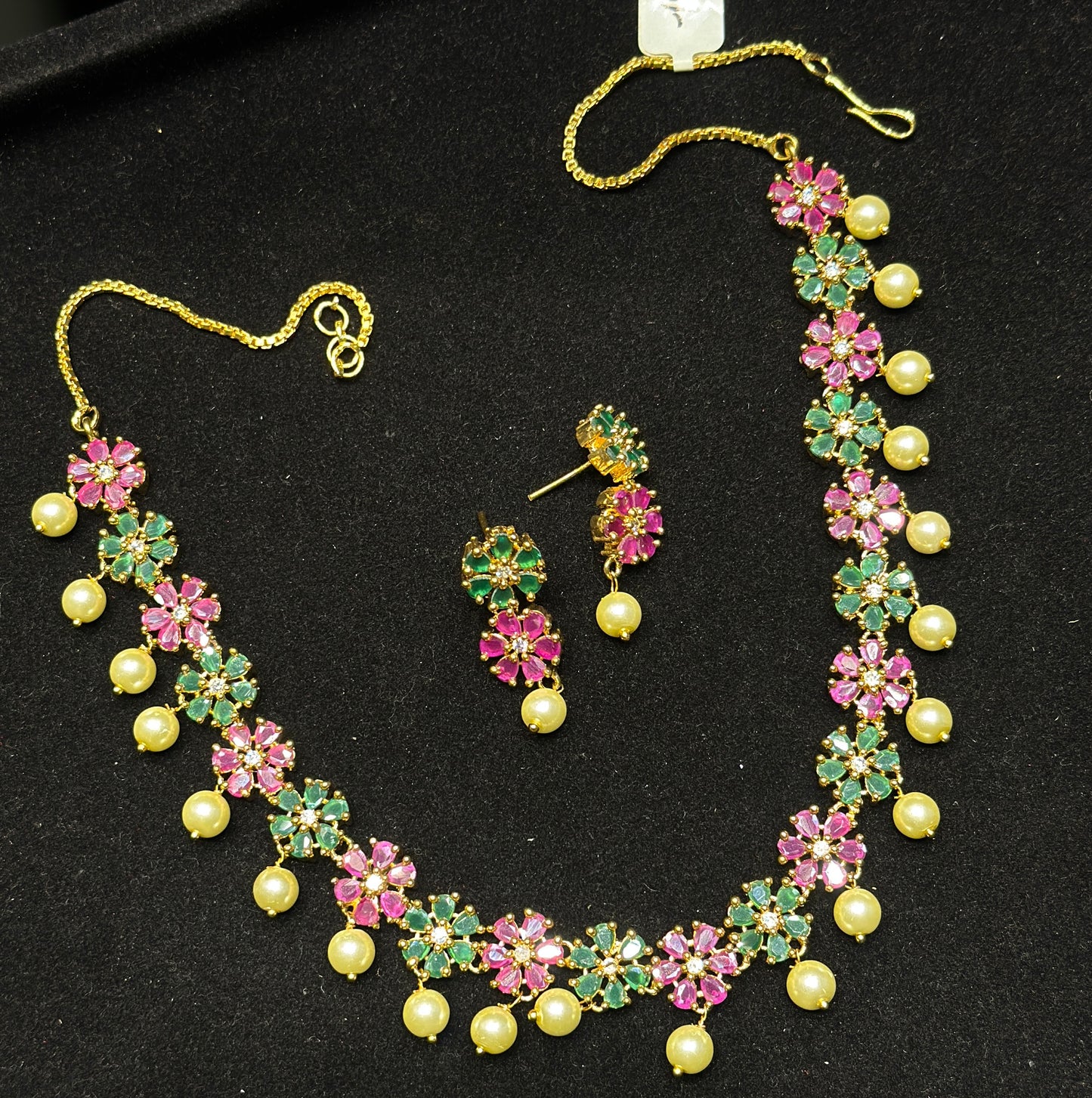 3252 Gold polish flower necklace