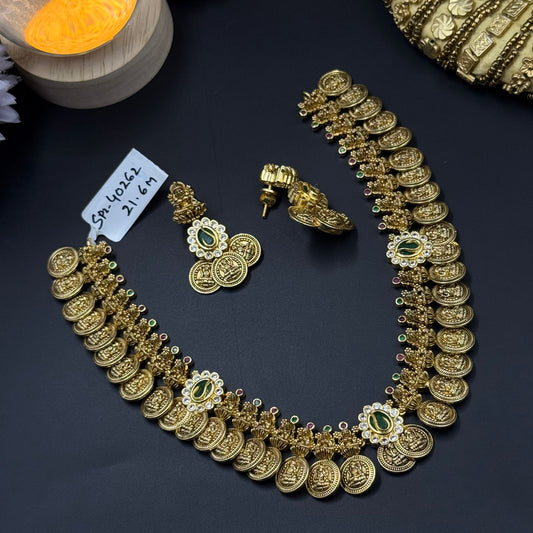 40262 Nakshi Kasulu Gold Replica necklace with screwback earrings