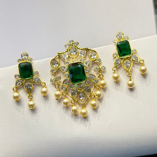 41308 Uncut stones pendant set with square emerald stone and screwback earrings