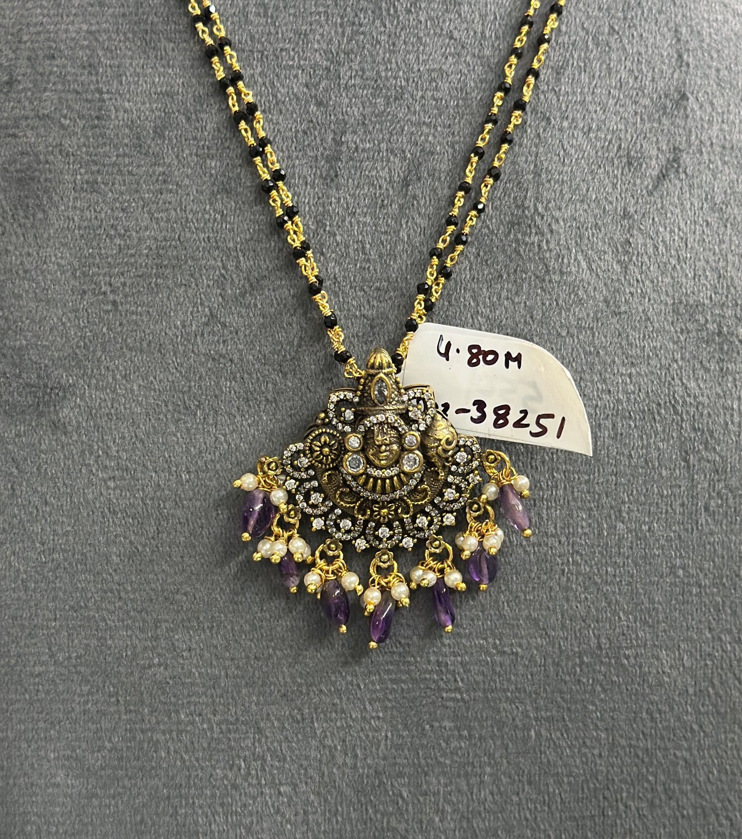 38251 Victorian blackbeads