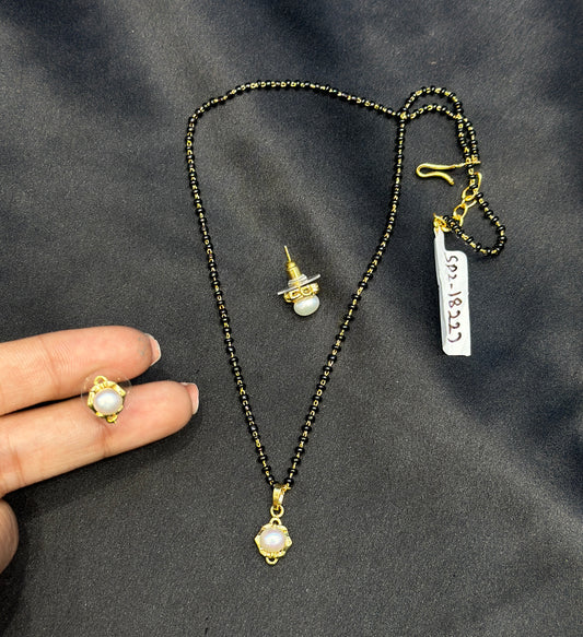 18227 Pearl pendant with earrings bracelet