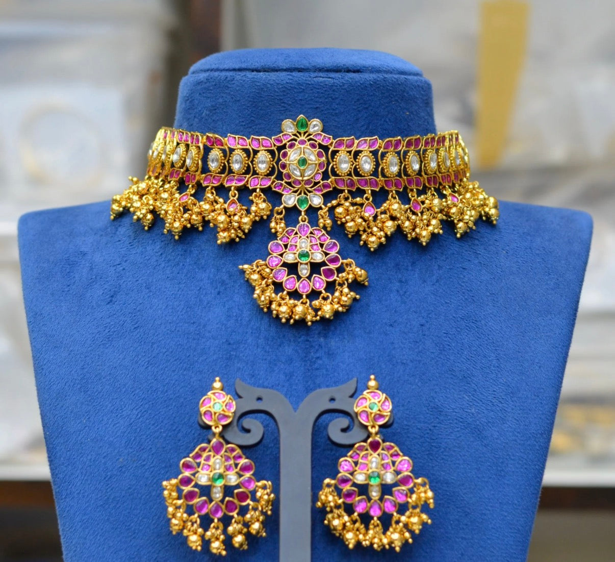 41972 Pota stone Kundan choker with chandbalis and golden balls Guttapusalu
