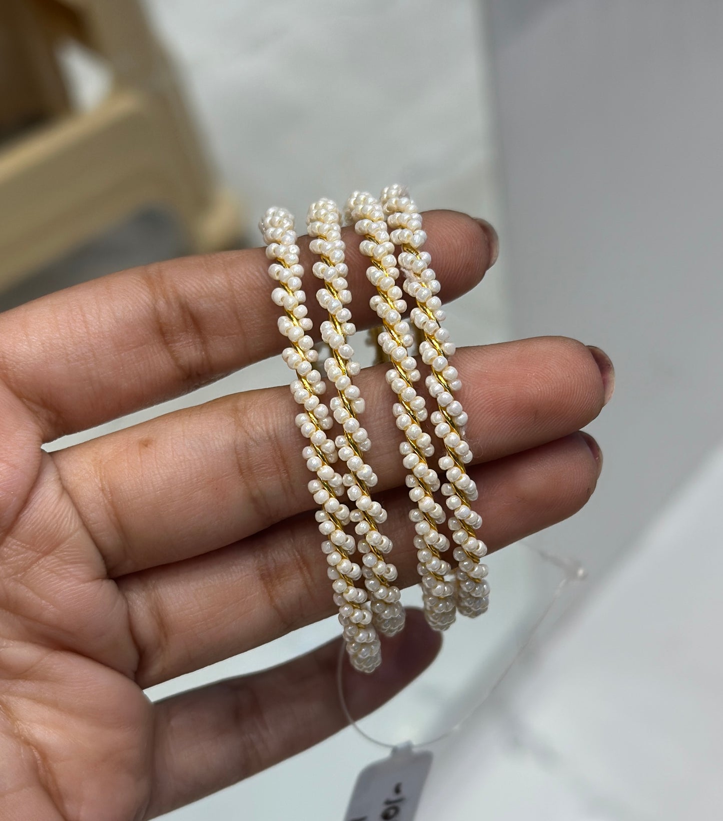 38600 4 pair pearl bangle