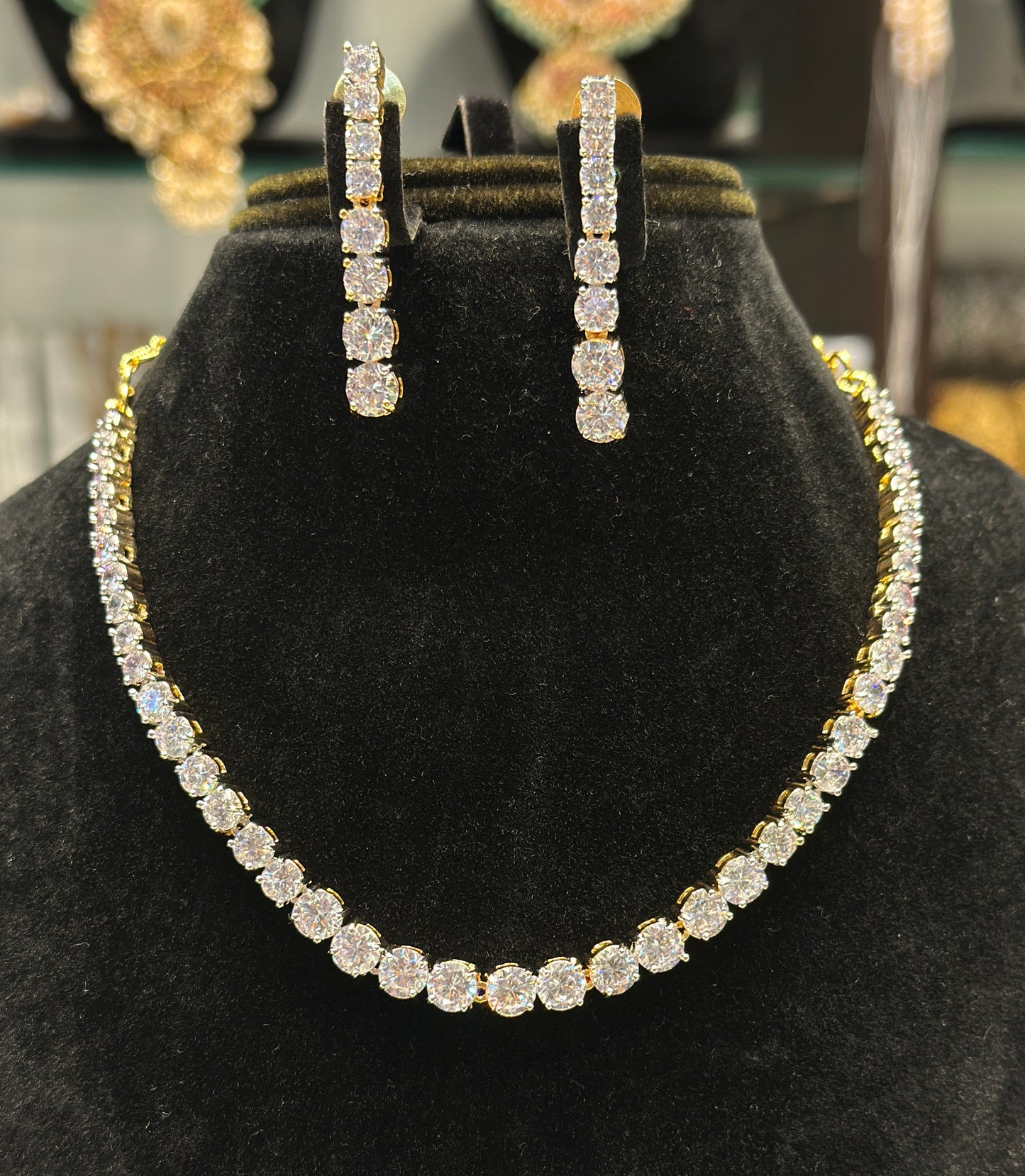 37597 Single line diamond look necklace