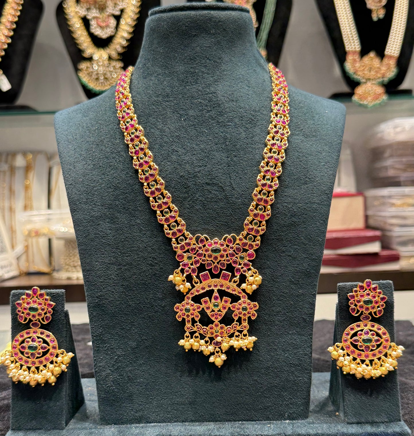 8174 Pota stone Balaji necklace with golden balls making