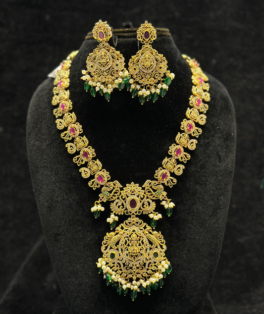 38497 matte necklace