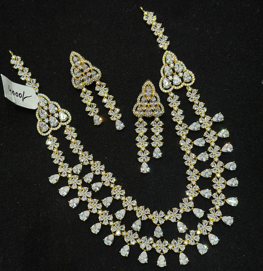 9181 Gold polish full white necklace