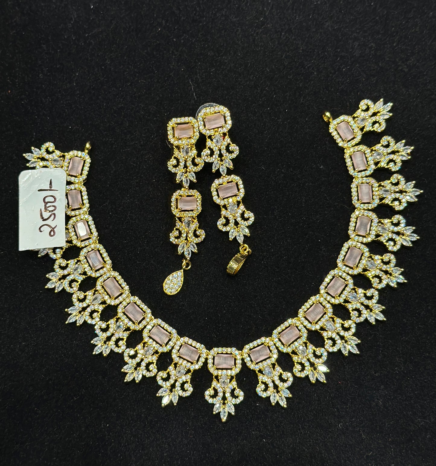 16257 Mint pink gold polish necklace