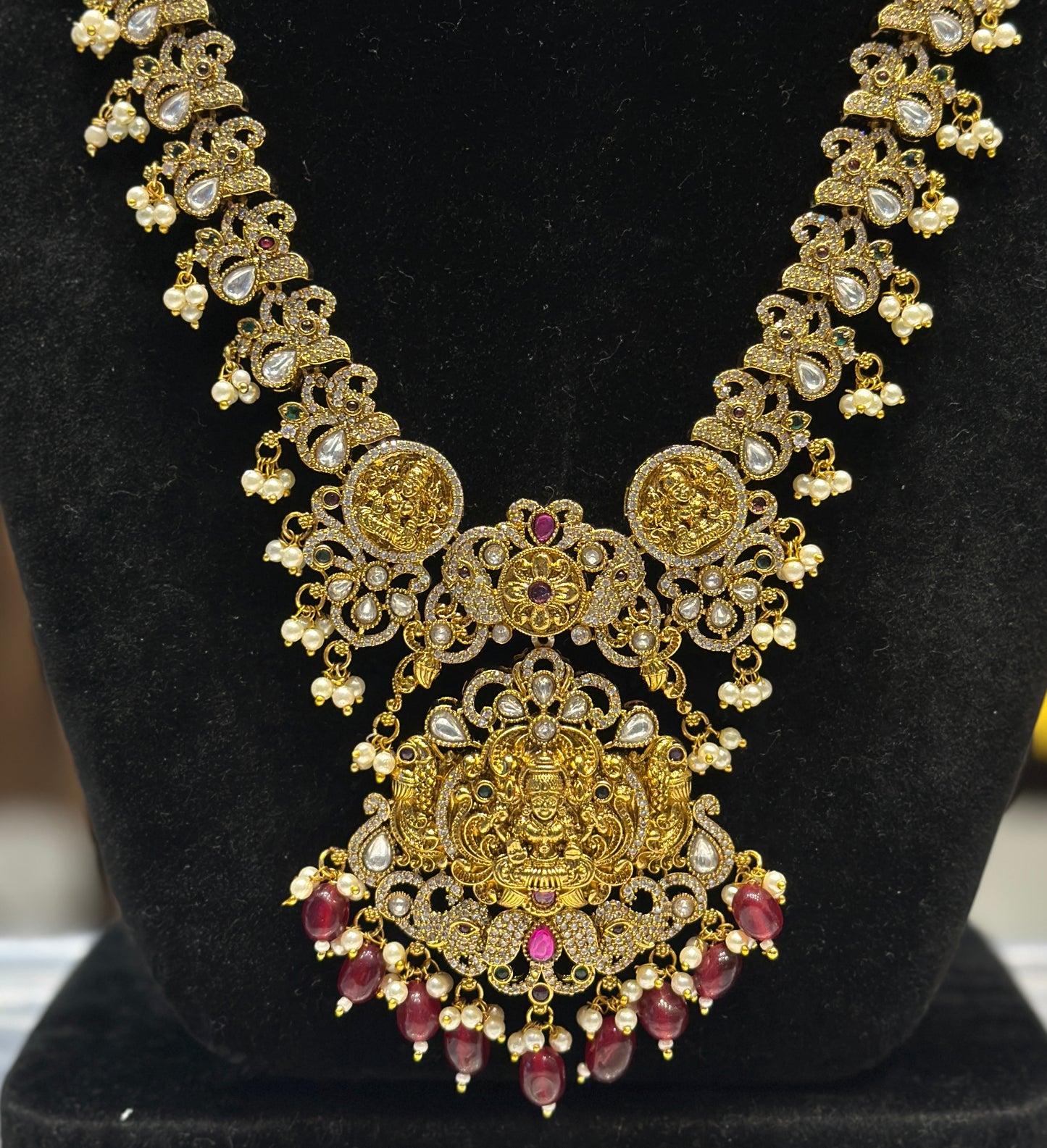 35526 Matte laxmi long necklace