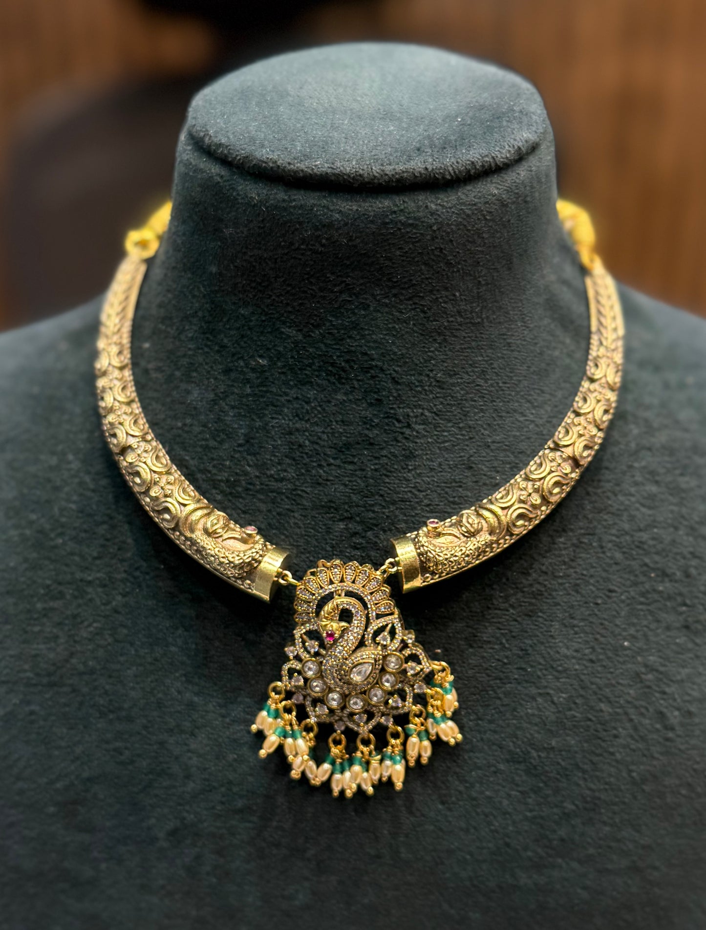 38769 Victorian kanthe with peacock pendant