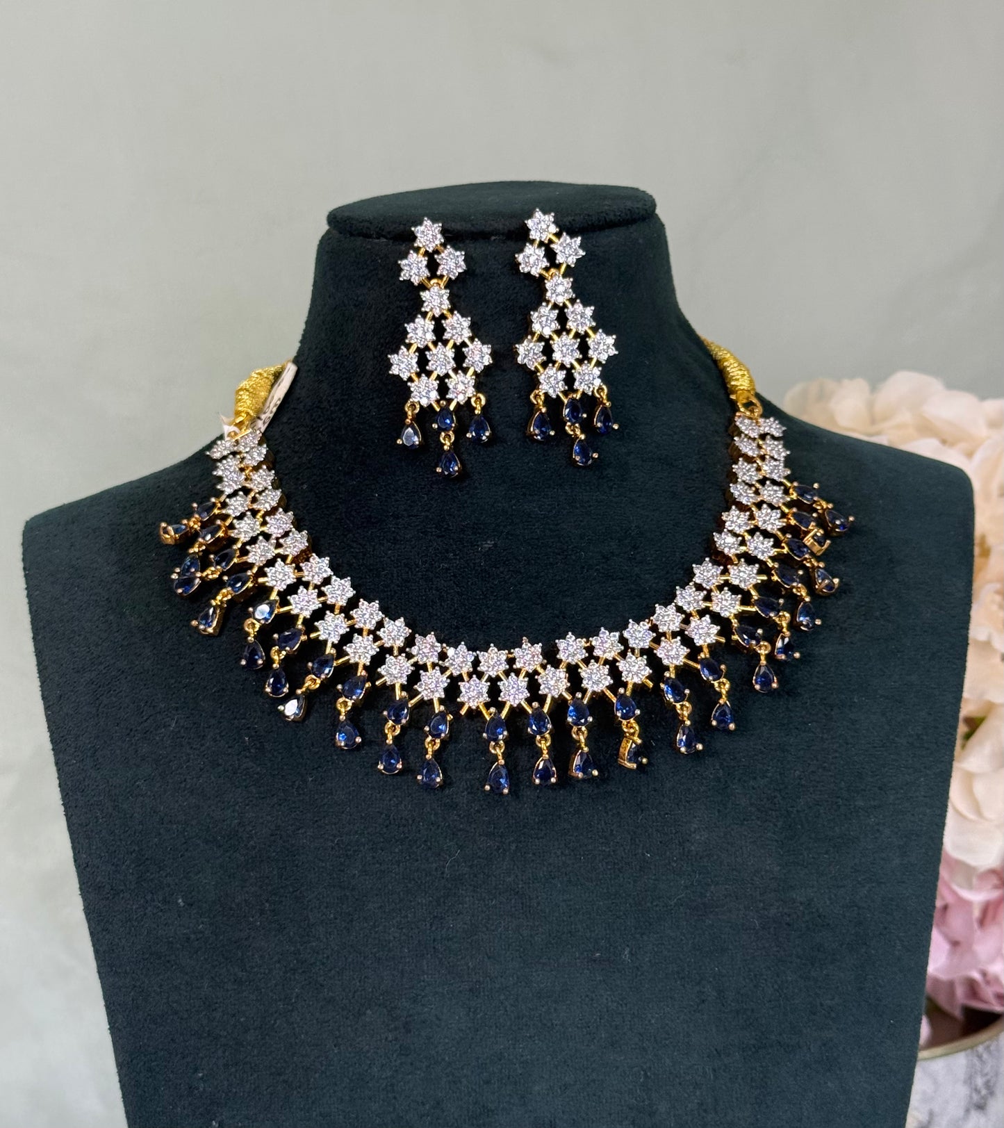 10066/10065 Diamond look blue stone fancy necklace