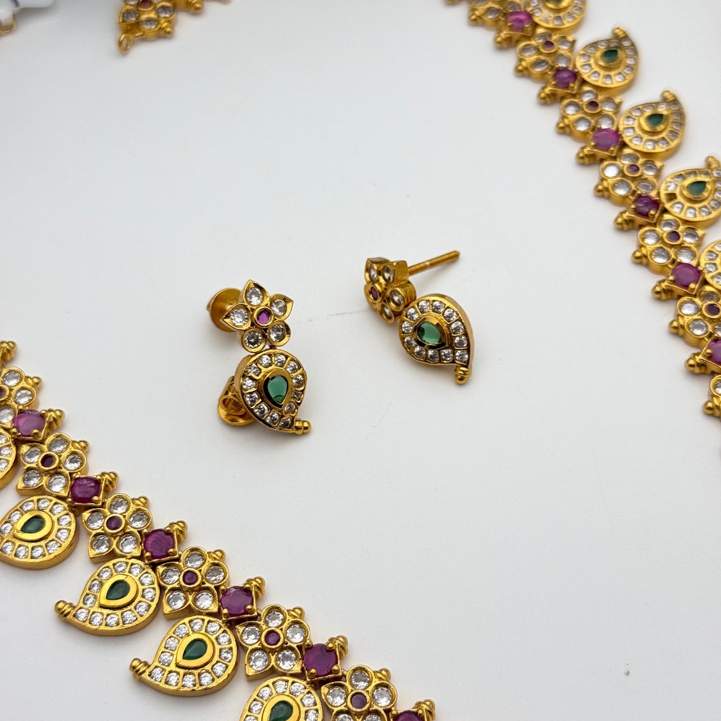 41817 mango long necklace