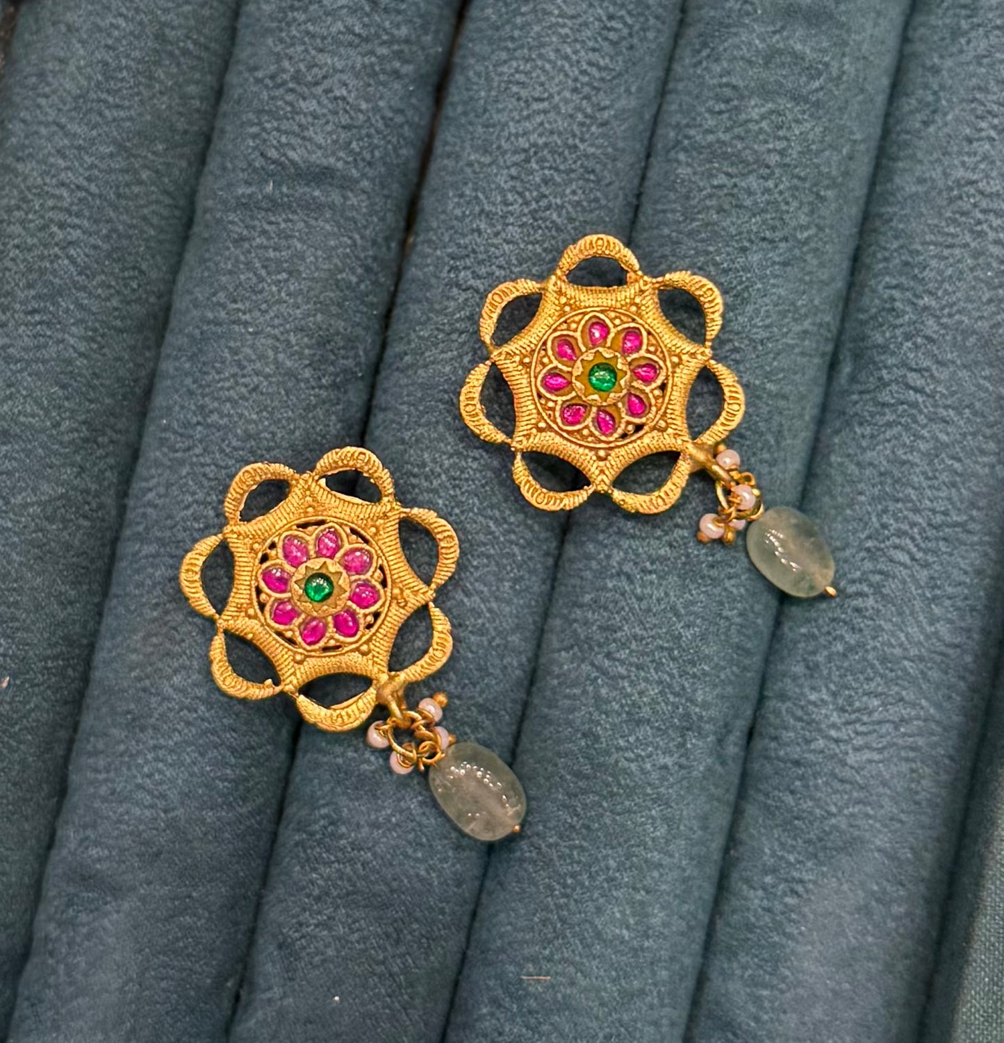 39164 Jadau flower studs