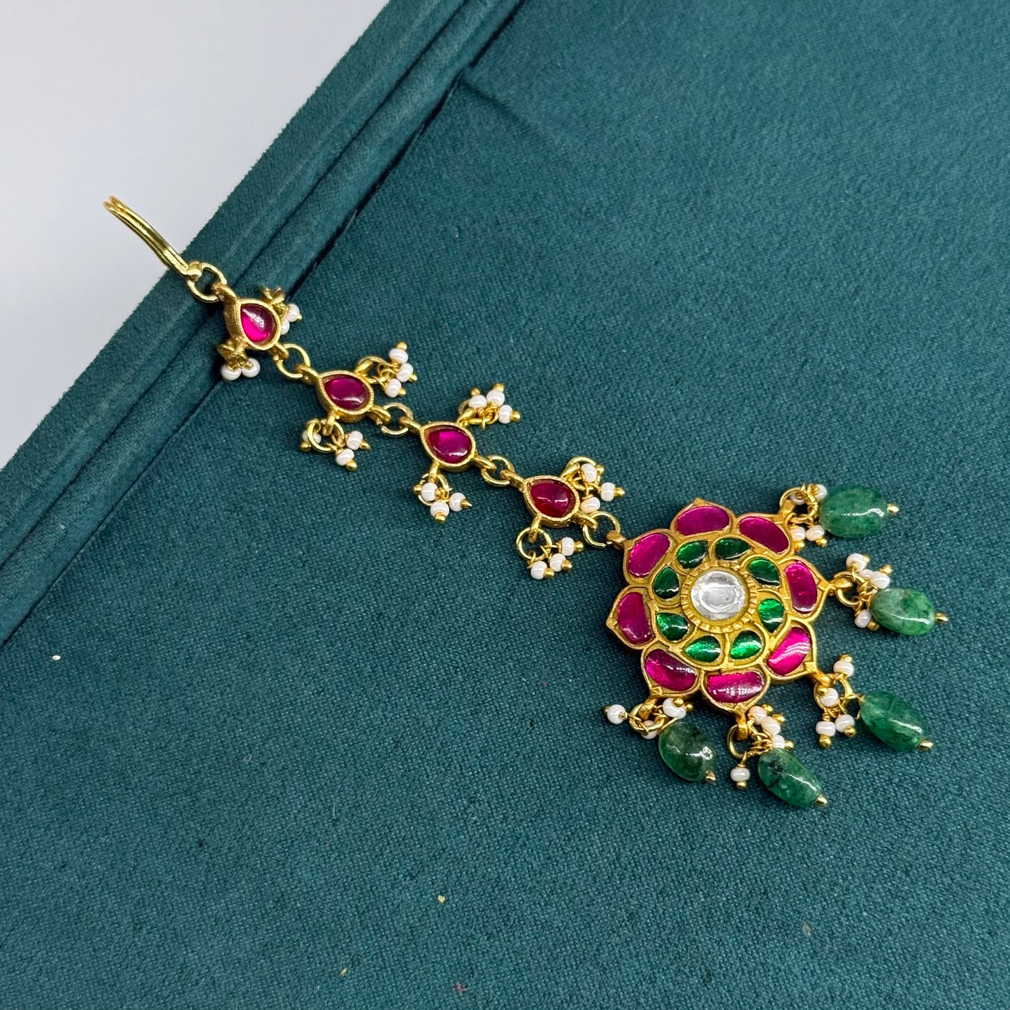 400136 Flower multi color Jadau Mangtikka