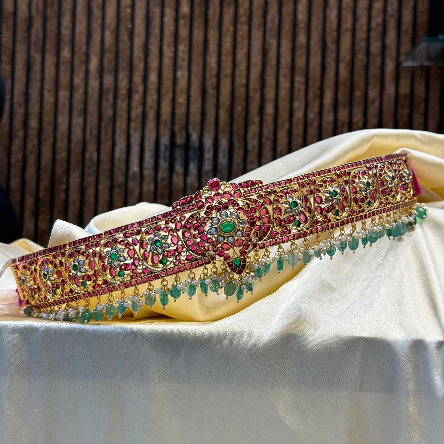 41844 Pota Stone Multi Vaddanam with Russian strawberry beads
