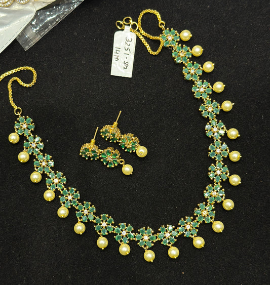 3251 green flower necklace