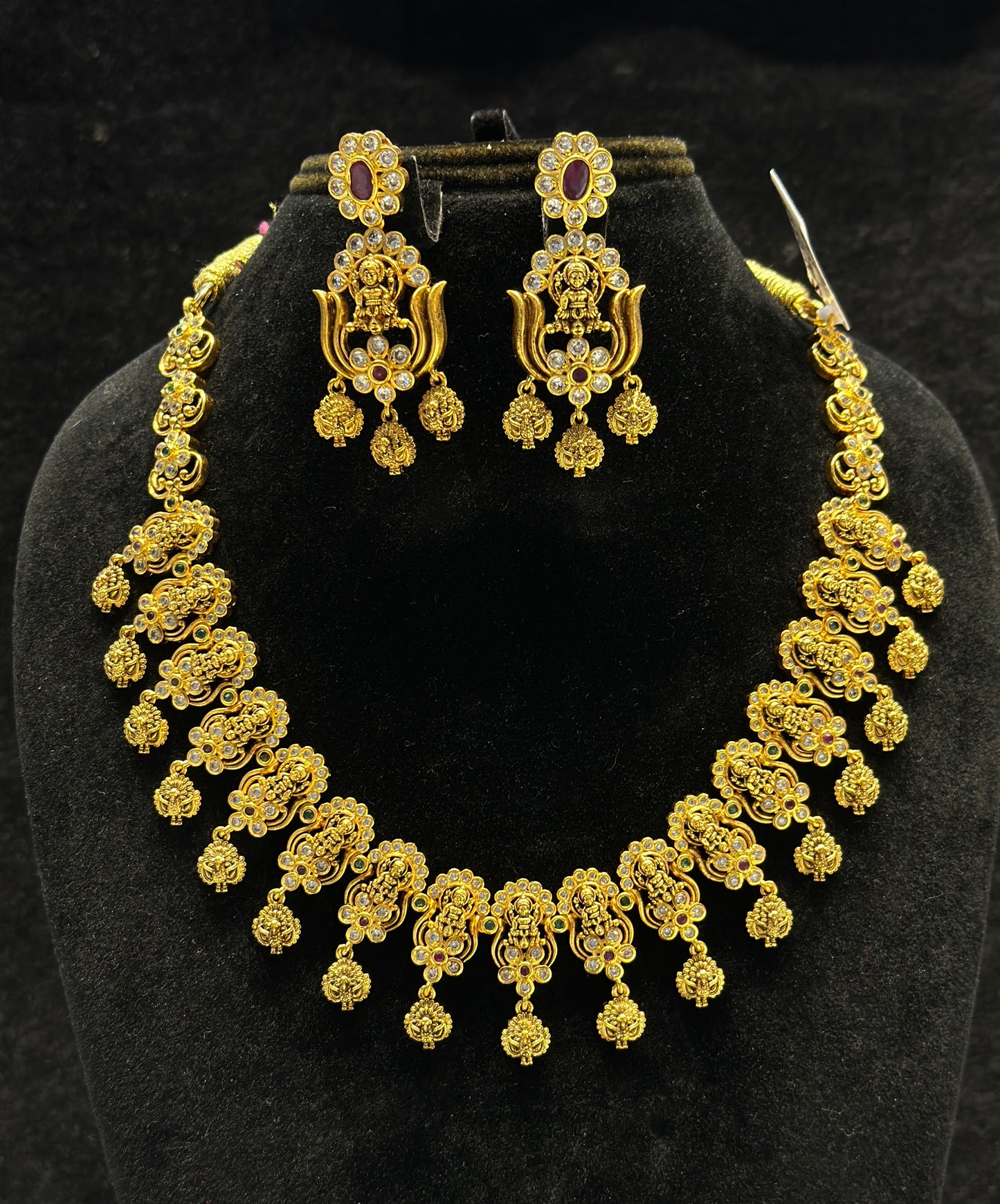 38525/38803 Matte short necklace