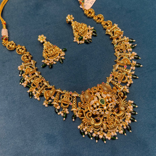 39820 Nakshi bridal short necklace with screwback earring