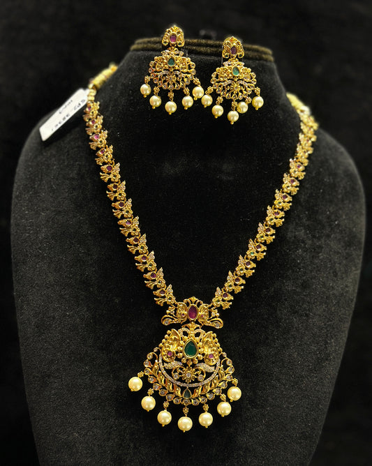 38361 Matte short necklace