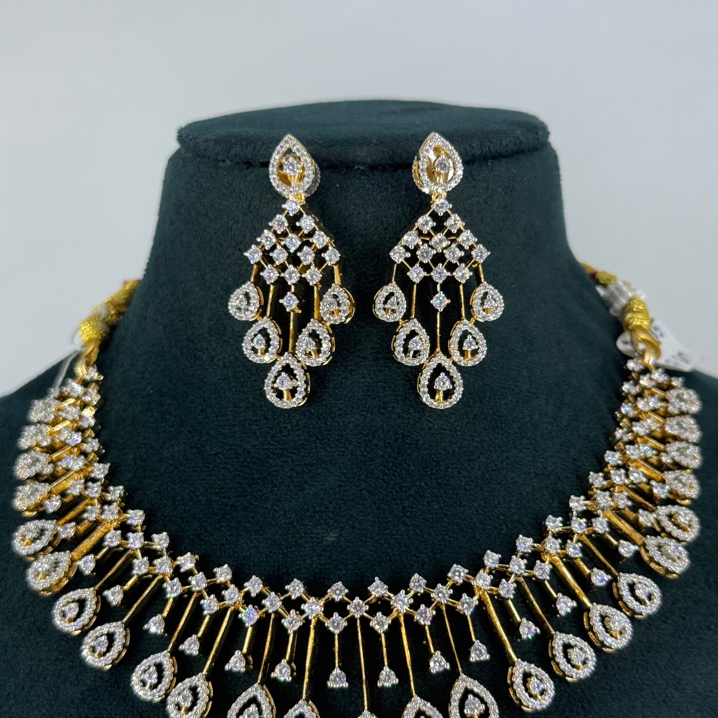 40684 Real diamond look replica necklace with drop shape pattern
