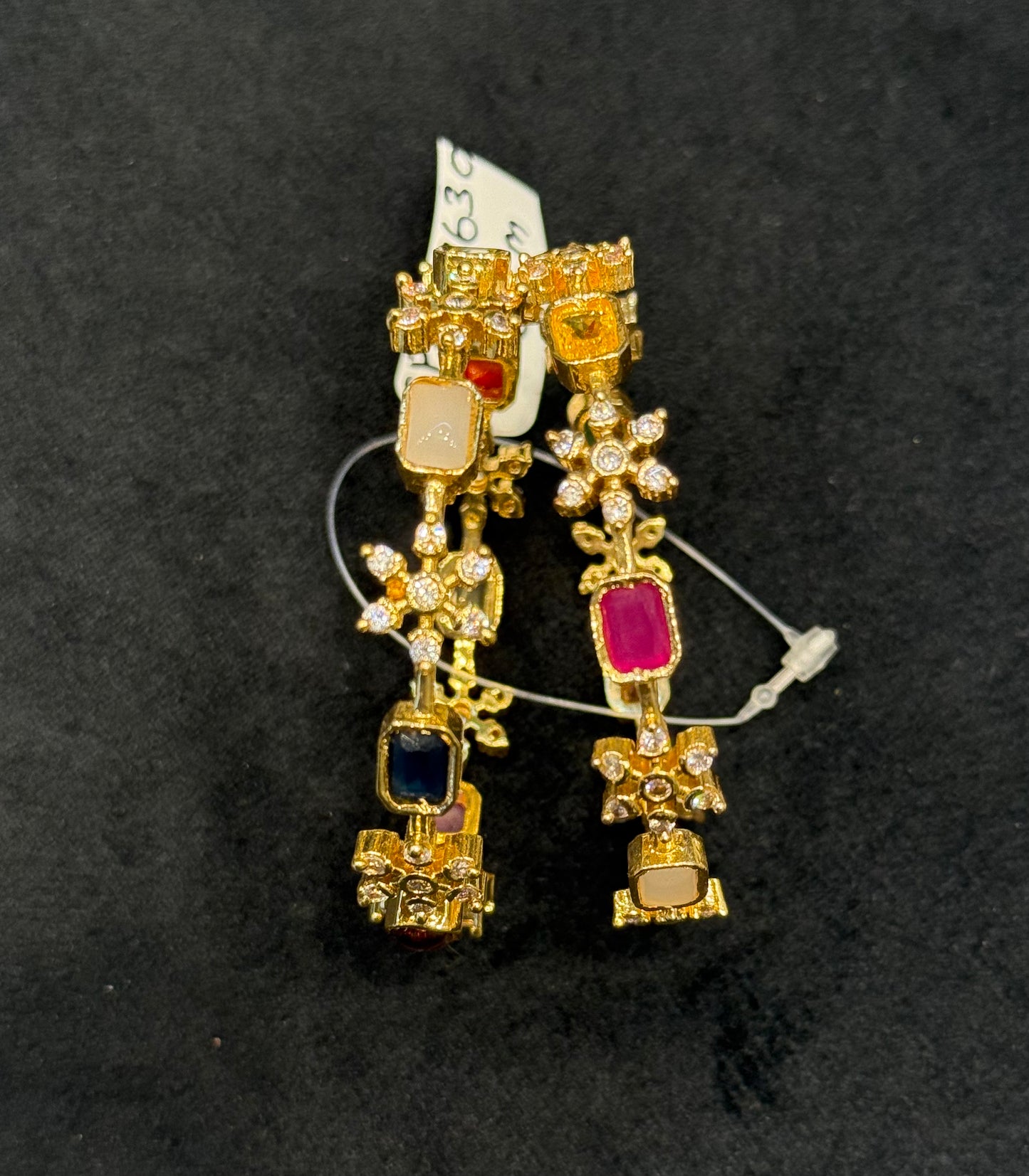 39630 Star pattern navratna bangles